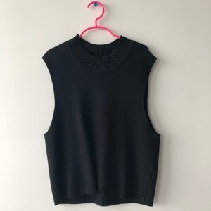 Sleeveless turtleneck sweater